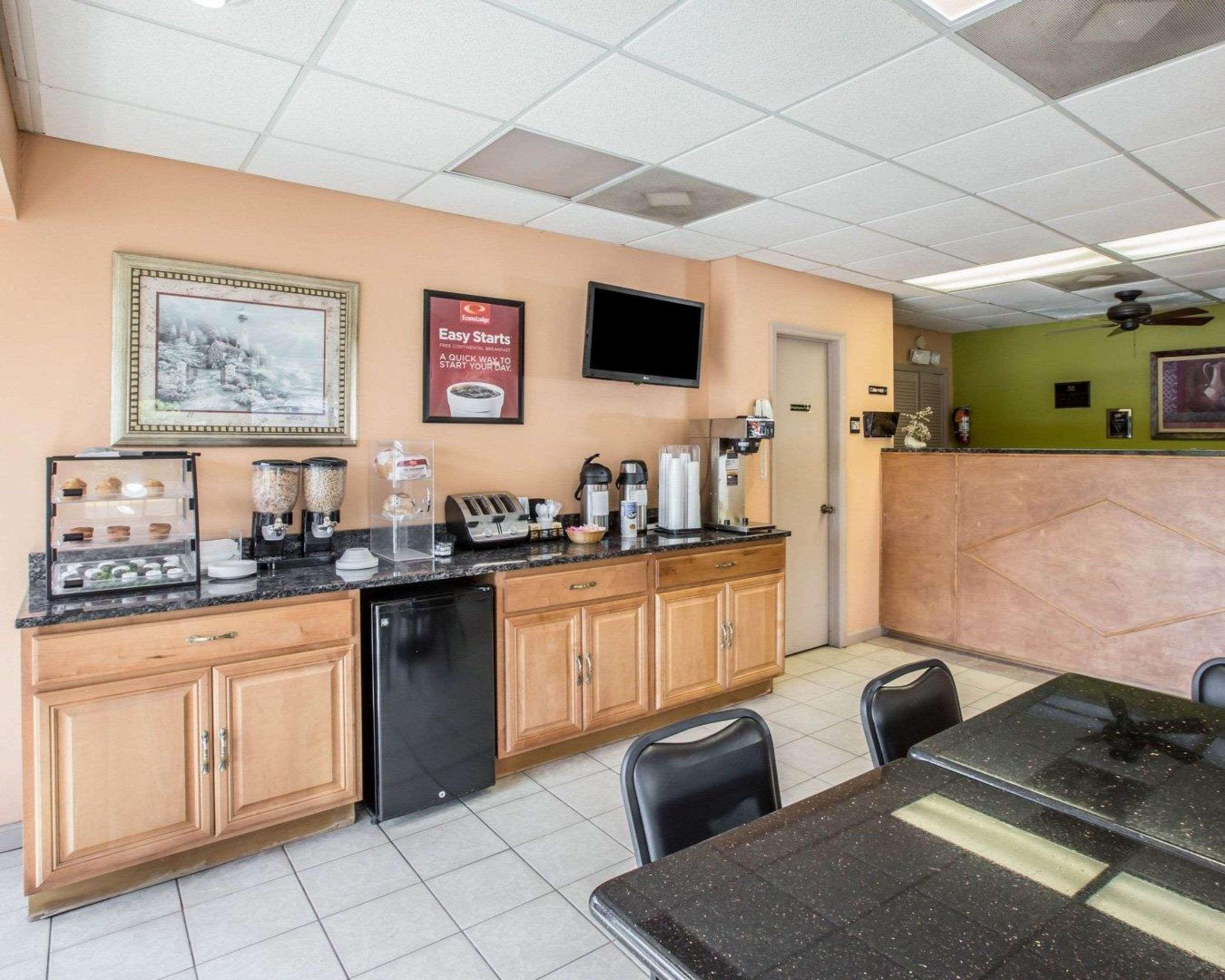 Econo Lodge Biltmore Asheville Bagian luar foto