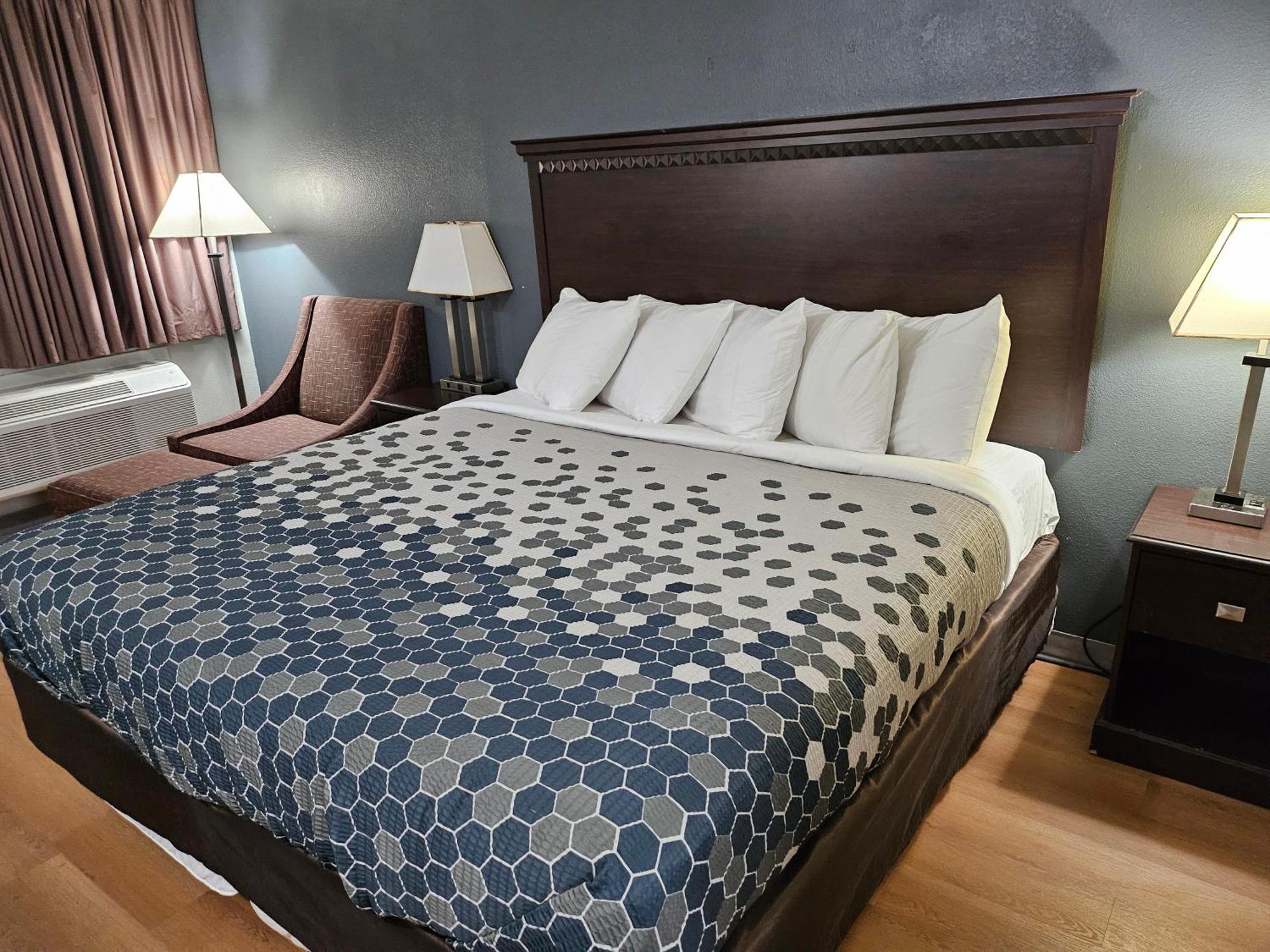 Econo Lodge Biltmore Asheville Bagian luar foto